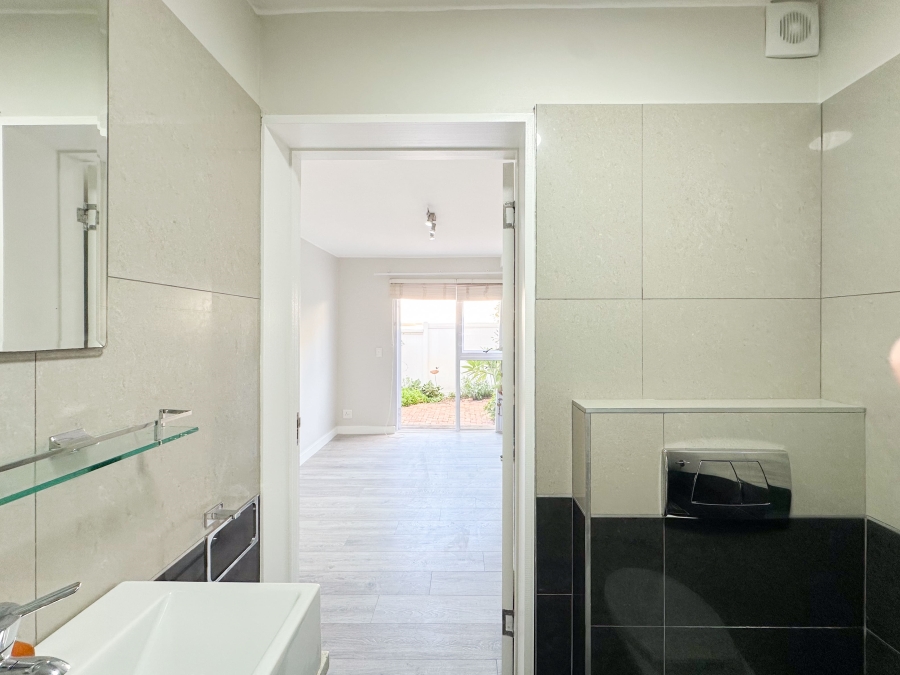 To Let 1 Bedroom Property for Rent in Sea Point Western Cape